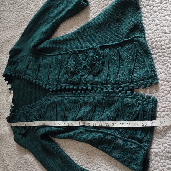 Charlie & Robin Size Small 100% Wool Green Floral Crochet Hook Loop Sweater - Picture 6 of 16